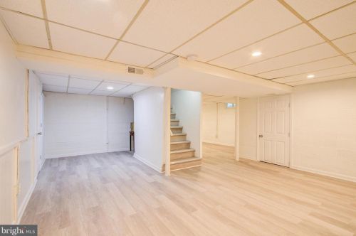 215 Highland Ave, Rockville MD  20850-4136 exterior