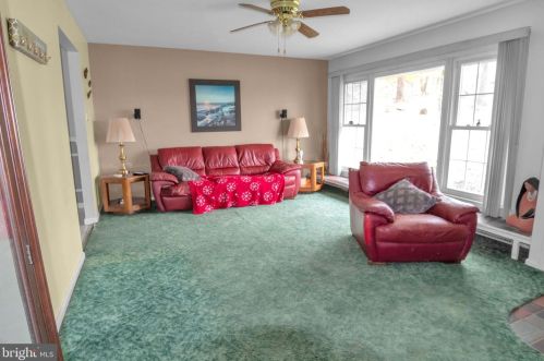 812 Mennonite Rd, Limerick, PA 19468-3008