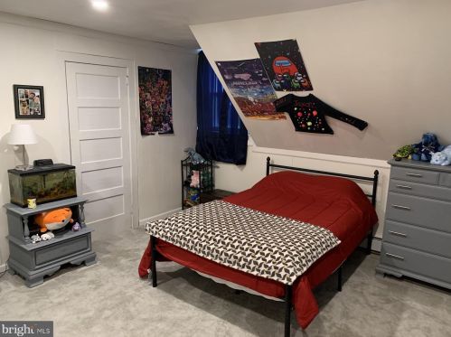 379 Charlotte St, Pottstown PA 19464-5362 exterior