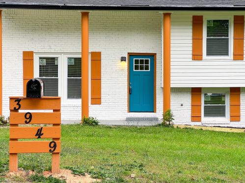 3949 Adamsville Dr, Atlanta GA  30331-3823 exterior