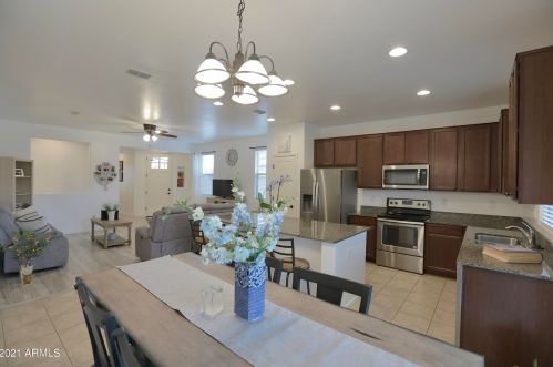 33817 30 Ln, Phoenix AZ 85085 exterior