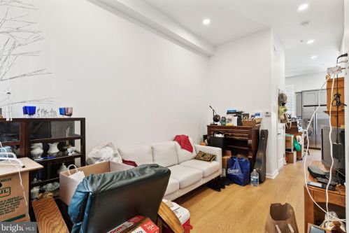 728 Daly St, Philadelphia PA 19148-3306 exterior