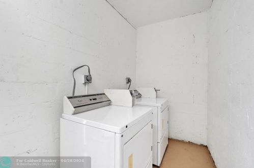 5401 2nd Ave, Boca Raton FL 33487-3834 exterior