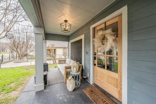 3111 Borger St, Dallas TX  75212-3934 exterior