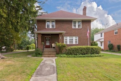 5180 Eastover Rd, Cleveland, OH 44124-2417