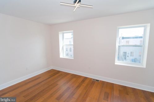 2744 Marshall St, Philadelphia PA 19133-0023 exterior