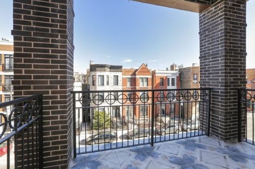 2944 Halsted St, Chicago IL  60657-5150 exterior