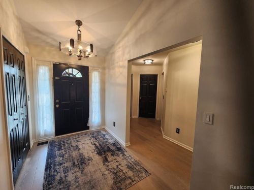 46236 Rocker Dr, Macomb Township, MI 48044-3751