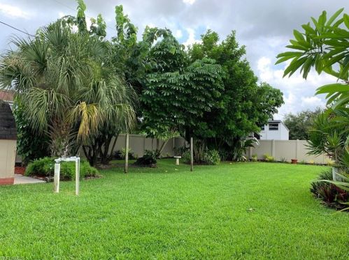 2260 54 St, Naples FL 34116-7518 exterior