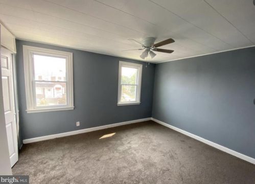 5404 Erdrick St, Philadelphia PA 19135-1012 exterior