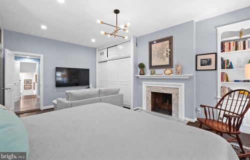 310 16th St, Philadelphia PA  19102-4907 exterior