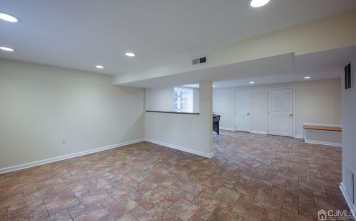 55 Oliver Ave, Edison NJ 08820-3122 exterior