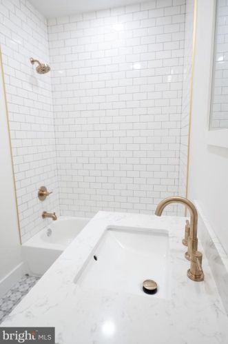 1500 Dickinson St, Philadelphia PA 19146-4757 exterior