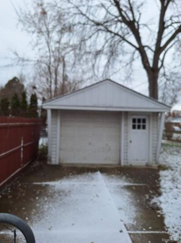 6865 Drexel St, Dearborn Heights MI  48127-2214 exterior