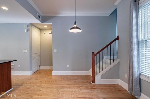 706 Cosmopolitan Dr, Atlanta GA 30324-3615 exterior