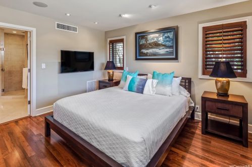 2984 Makalei Pl, Honolulu HI 96815-4743 exterior