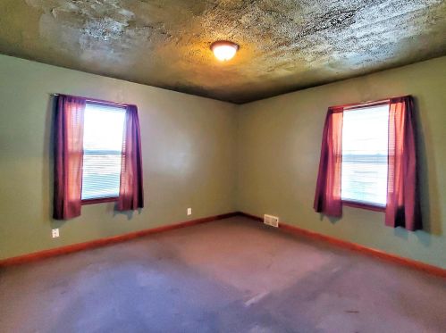 2733 Roosevelt Dr, Milwaukee WI 53216-1838 exterior