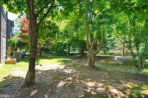 7 Brookline Ct, Princeton NJ 08540-1741 exterior