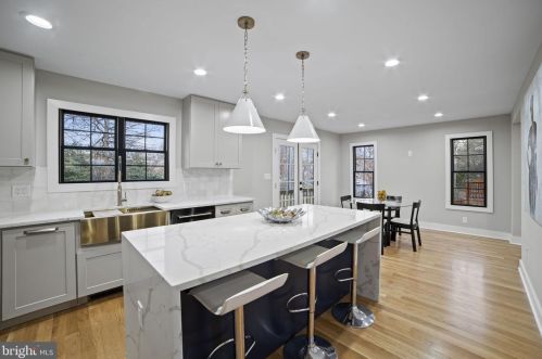 1505 Crestwood Dr, Alexandria VA  22302-2303 exterior