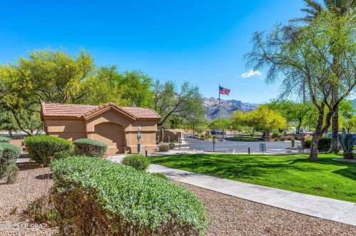 7050 Sunrise Dr, Tucson AZ  16105-1317 exterior