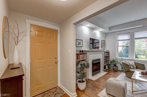 6105 Kimbark Ave, Chicago, IL 60637-2850