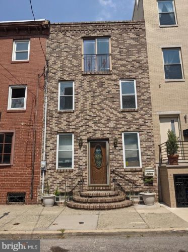 2029 Ellsworth St, Philadelphia PA 19146-3010 exterior