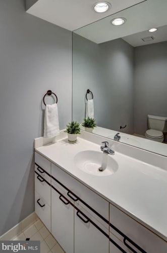 10011 Avenel Farm Dr, Rockville MD 20854-5410 exterior