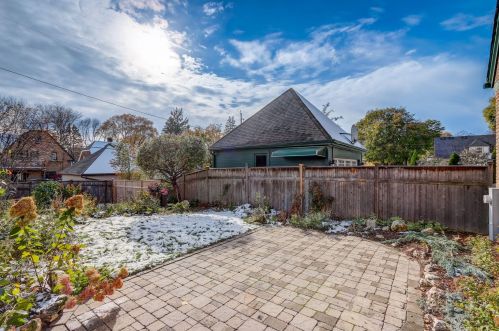 725 Lk Vw Ave, Milwaukee WI 53217-4857 exterior