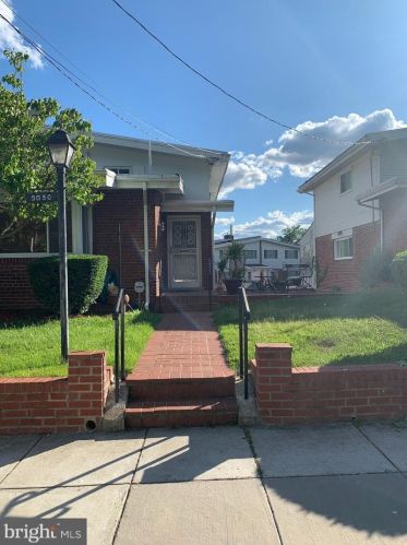 5030 Eastern Ave, Washington DC  20017-2811 exterior