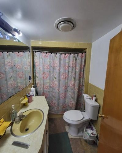 77 Clarence St, Providence RI 02909-3504 exterior