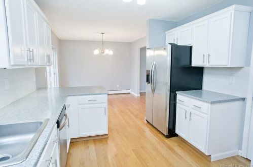 216 Castlewood, Windsor CT  06095-1050 exterior