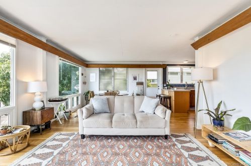 2910 Dole St, Honolulu HI 96816-1730 exterior