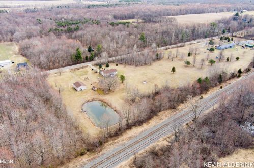 1892 56th St, Fennville MI 49408-8508 exterior