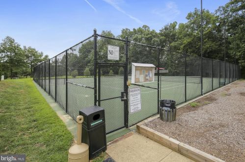 7027 Chesley Search Way, Alexandria VA 22315-4754 exterior