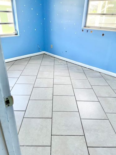 1013 Hispana Ave, Fort Pierce FL 34982-4325 exterior