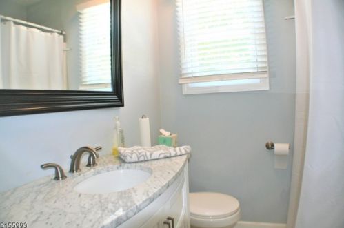 14 Lackawanna Trl, Hopatcong NJ  07843-1215 exterior