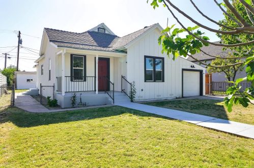 212 4th St, Turlock, CA 95380-5443