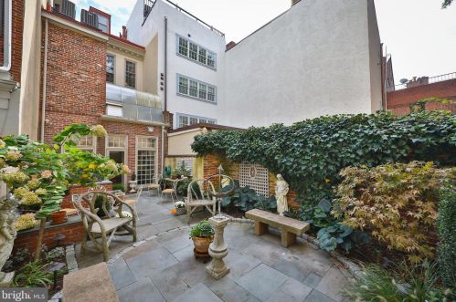 302 2nd St, Philadelphia PA 19148-1945 exterior