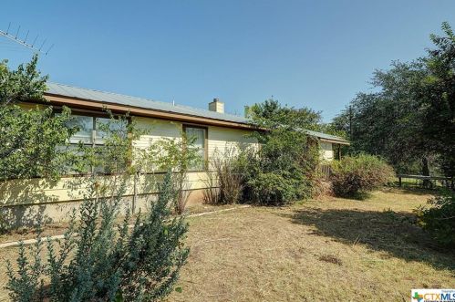 1740 Knl Schwope Rd, Spring Branch TX 78070-6213 exterior