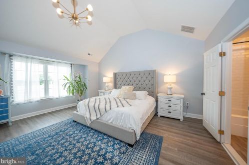 328 Lemonte St, Philadelphia PA 19128-4520 exterior