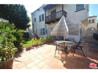 158 Detroit St, Los Angeles CA  90036-2916 exterior