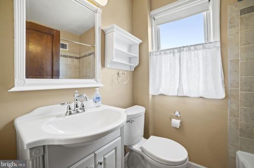 307 Mount Vernon Ave, Alexandria VA  22301-2231 exterior