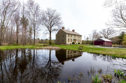 7252 Pleasant St, Concord, NH 03307-1615