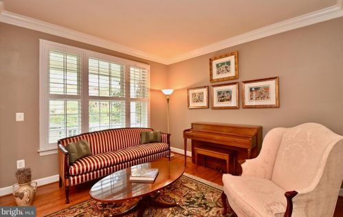 5718 Colfax Ave, Alexandria VA 22311-1012 exterior