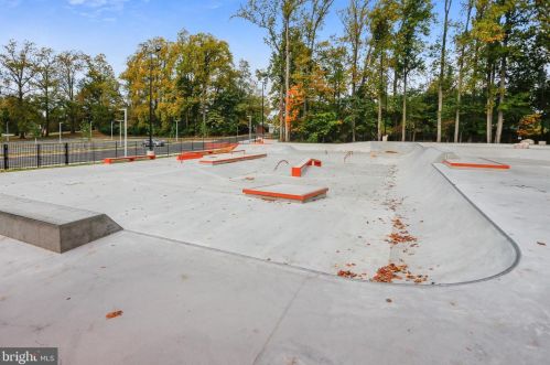 502 King Farm Blvd, Rockville MD 20850-5833 exterior