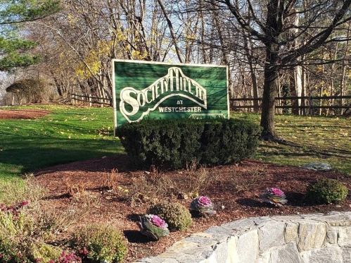 30 Huntington Cir, Peekskill NY  10566-2557 exterior