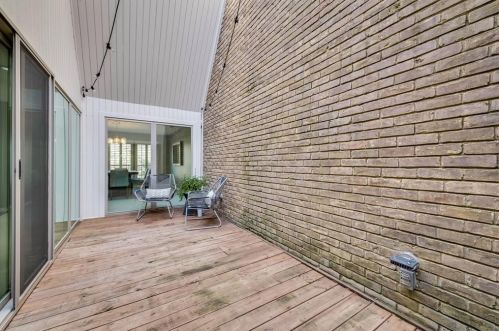 9672 Atherton Dr, Dallas TX 75243-6135 exterior