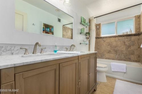 5426 20 St, Tucson AZ 85711-5012 exterior