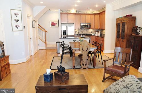 422 Royal St, Alexandria VA  22314-2335 exterior