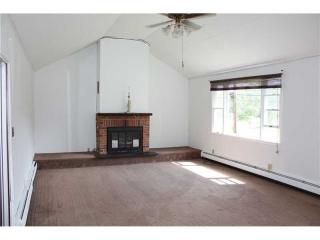 1352 Carnahan Rd, Pittsburgh PA  15220-4012 exterior